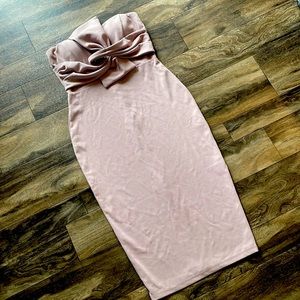 Windsor blush colored dress. Falls below the knee. Size large. Worn once.